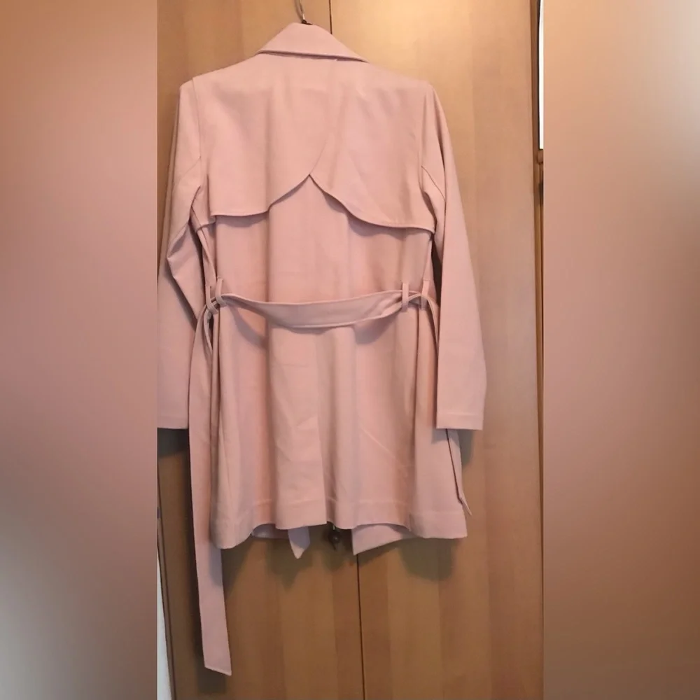 Elegant Pink Trench Coat - Picture 4 of 15